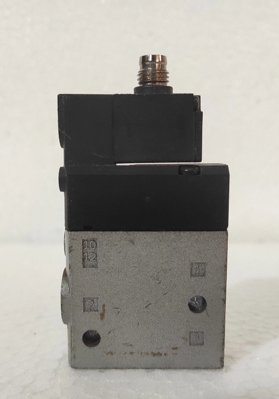 admin/uploads/uploads/Festo CPE 14-M1CH Solenoid Valve_4.webp